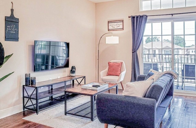 Spacious & Modern 2 Bedroom