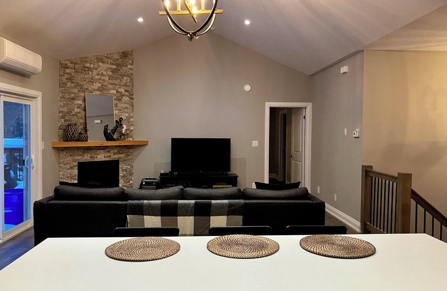 Spacious & Modern Bungalow on Cul-de-Sac: Large Deck, Wood Lot, Steps to Beach