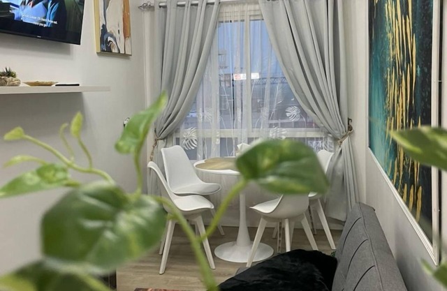 Spacious Modern Condo with Balcony