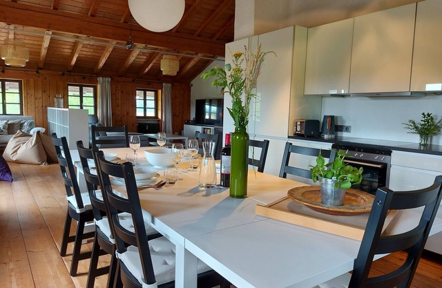 Spacious, modern 100 m² vacation apartment in a traditional farmhouse