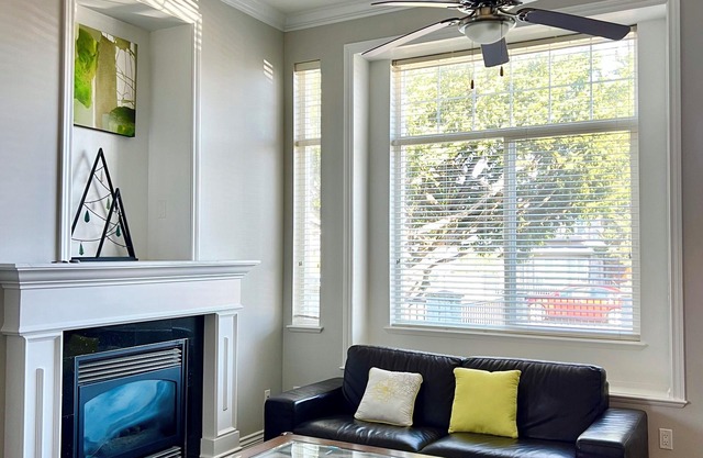 Spacious&Modern Entire House in Central Area