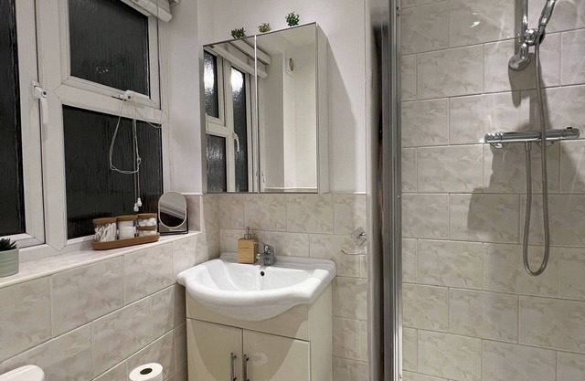 Spacious & Modern Family Gem - Two Bed Apartment