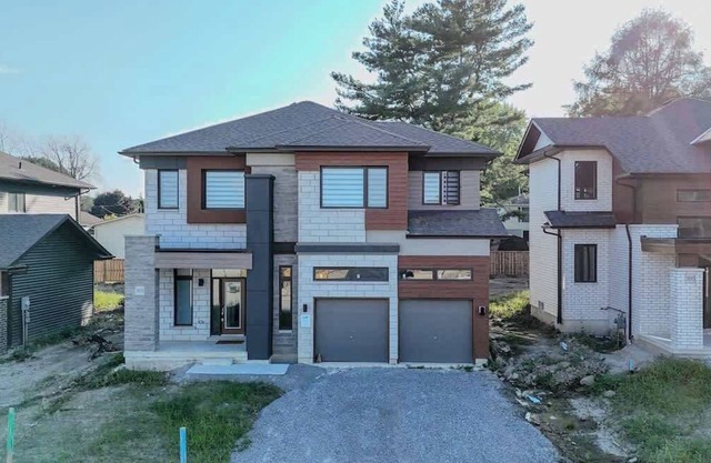 Spacious Modern Orillia Family Retreat