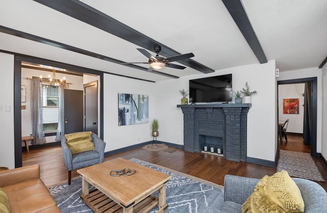 Spacious Norwood Home: 3BR, 2BA, Near Stadiums, Riverbend & Downtown
