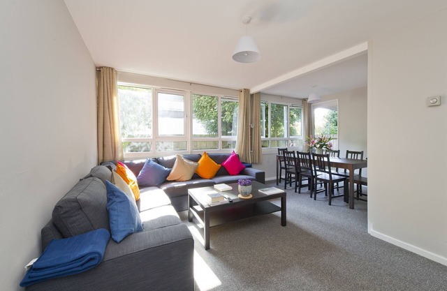 Amplia Notting Hill Flat