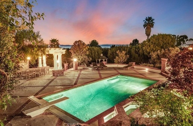 Spacious 5-bedroom house in wonderful Palos Verdes Estates with AC, fitness room
