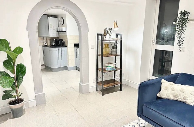 Spacious One Bedroom Cottage