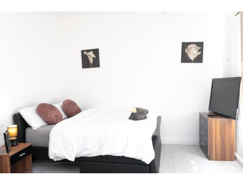 Spacious Pad - Close to Sports Village, Leigh Market, Mesnes Park - Parking - Wifi