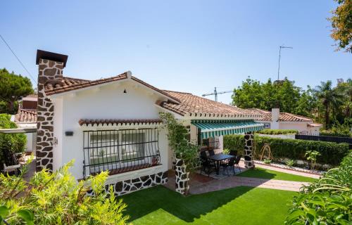 Spacious Pedregalejo House Free parking and yard