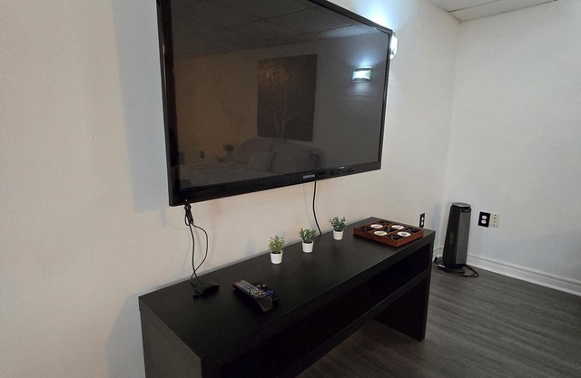 Spacious, Pet Friendly Basement Apartment