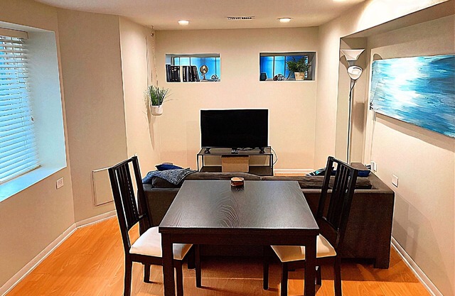 Spacious & private! Free parking! Great location!