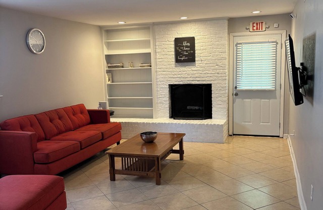 Spacious Private Rooms in Fort Worth Near Downtown + Health Centers