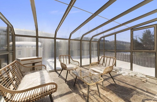 Spacious Private Room4 with 1 Full Bed