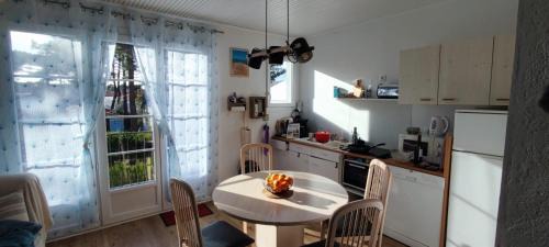 Spacious quiet nest with garden near the sea