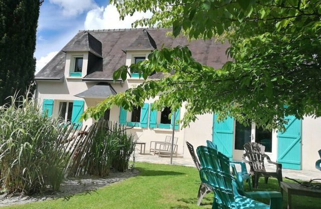 Spacious, quiet house. Between the sea and the city, yet in the countryside.3*.