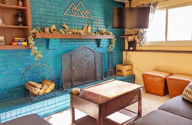 Spacious retreat in central loc w/ cozy fireplace