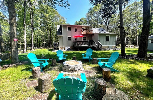 Spacious retreat in the Poconos with fire pit, game room, lakes , beaches