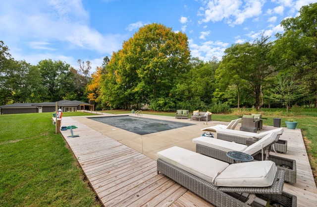 Spacious Retreat with Pool, Perfect for Large Groups, Sleeps 16+ Close to Purdue