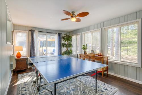 Spacious Retreat with Games, 0 7 Mi to Higgins Lake!