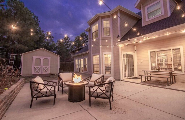 Spacious Retreat with 2 Master Suites, Foosball & AC