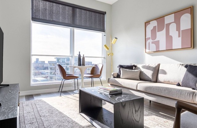 Spacious River West 2BR w/ W/D next to L, by Blueground