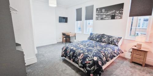 Spacious Room at The Burford Hideaway