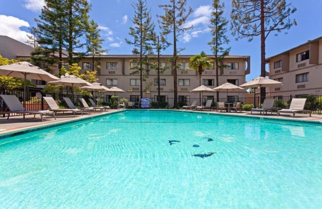 Spacious rooms and suites and wonderful amenities!!