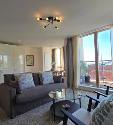 Spacious seaside apartment with terrace, Kemptown