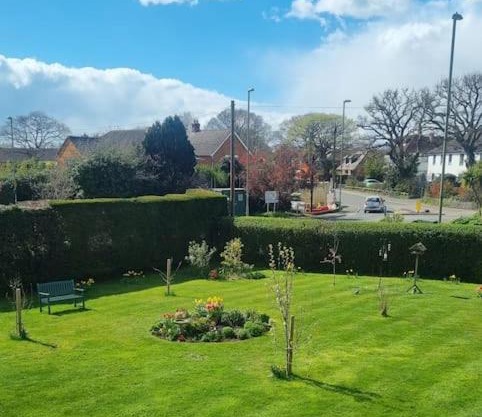 Spacious self contained flat in superb location