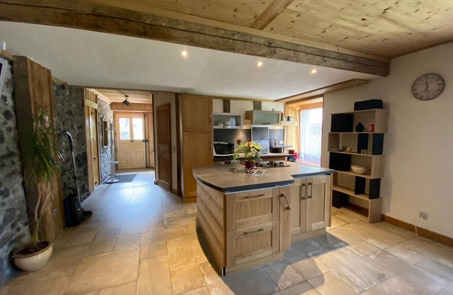 Spacious self-catering cottage Sixt Fer à ch. prox Samoens Grand massif 6/8 p