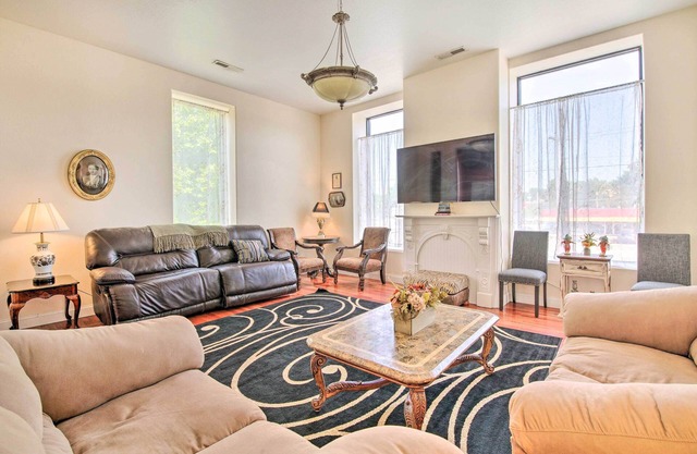 Spacious Springfield Apt < 4 Mi to Downtown!