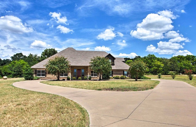 ¡NUEVO! Stallion Lake Ranch Home w / Patio - Eventos OK!