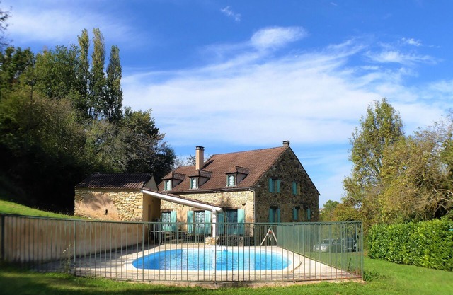 AMPLIA CASA DE PIEDRA Y PISCINA PRIVADA EN EL CORAZÓN DEL PERIGORD NEGRO
