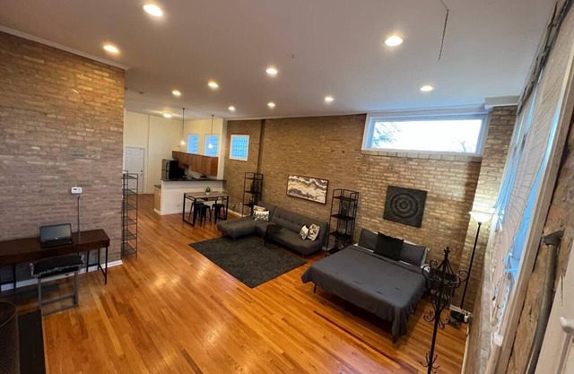 Spacious Studio condo in Woodlawn. Steps from Hyde Park