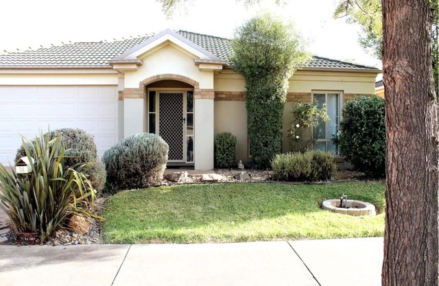 Spacious & Stylish 5BR house, all the comforts of home, pet friendly
