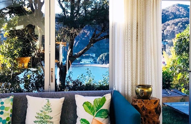 Amplio y elegante estudio Gum Tree con vistas a todo el puerto de Wellington