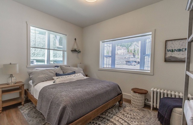 Spacious suite in the heart of downtown