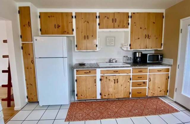 Spacious Sunny Bright Private Apartment