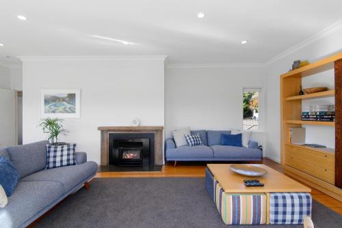 Spacious Sunny Family Home in Akaroa