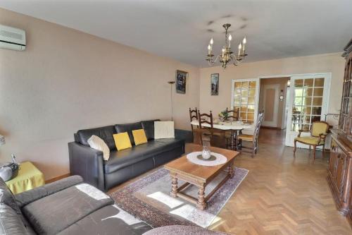 Spacious T4 with Wifi and 2 balconies
