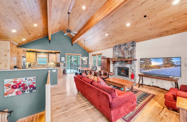 Spacious Tahoma Retreat with Hot Tub and Game Room