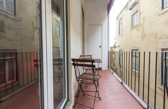 Spacious Tailor Made Bairro Alto