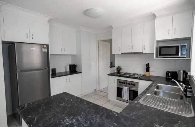 Spacious townhouse close to amenities!