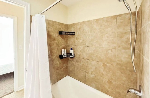 Spacious Townhouse in Schenectady-B7