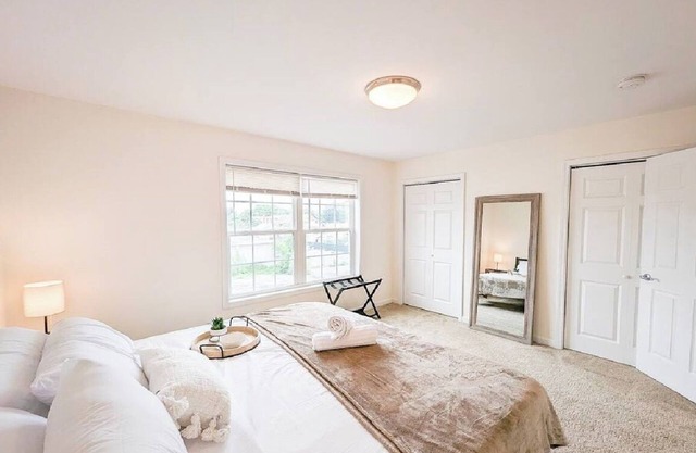 Spacious Townhouse in Schenectady-B9