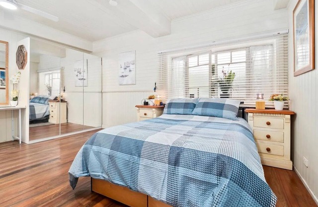 Spacious tropical Oasis in heart of city perfect for multigenerational holidays