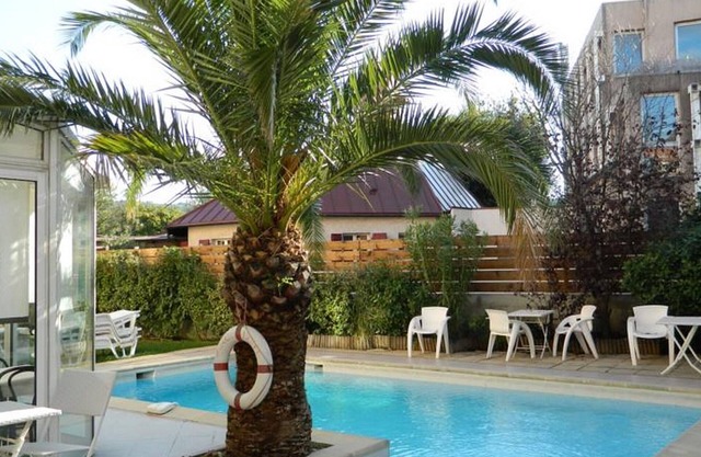 Spacious Unit Close to Cezanne's Studio & Fondation Vasarely, Aix-en-Provence