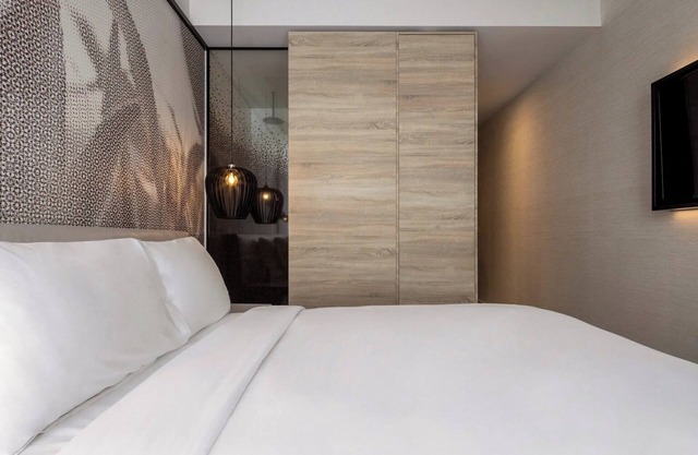Spacious Urban Retreat Near Quartier DIX30 – Steps from Shops & Dining | 4 Units