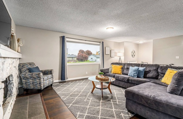 ¡Casa familiar en el valle de Spokane! ¡Fácil acceso a la I-90!
