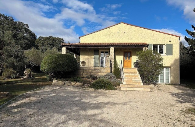 Spacious villa in Castillon-du-Gard with Separate Studio and Private Pool